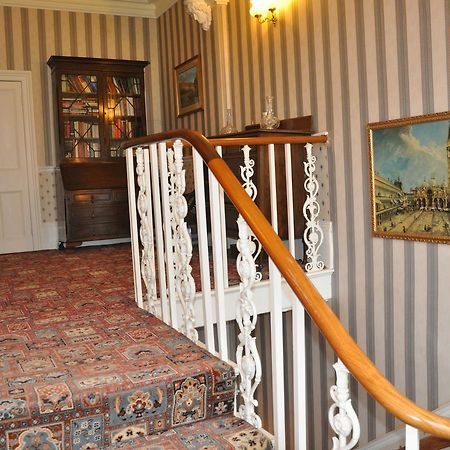 Bed and Breakfast Heath House Ossett Экстерьер фото